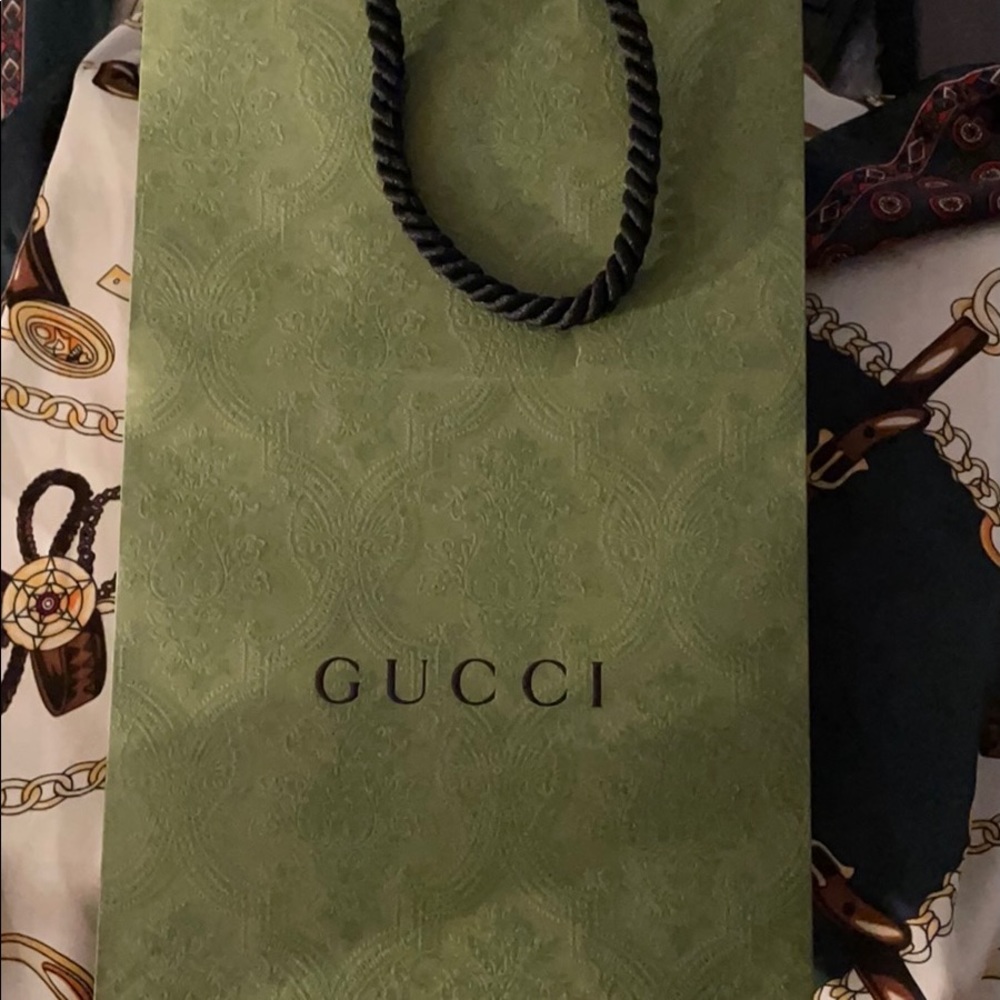 Gucci Shades - Picture 3 of 4